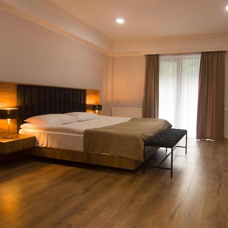 LileoInn Boutique Hotel Mestia Extérieur photo
