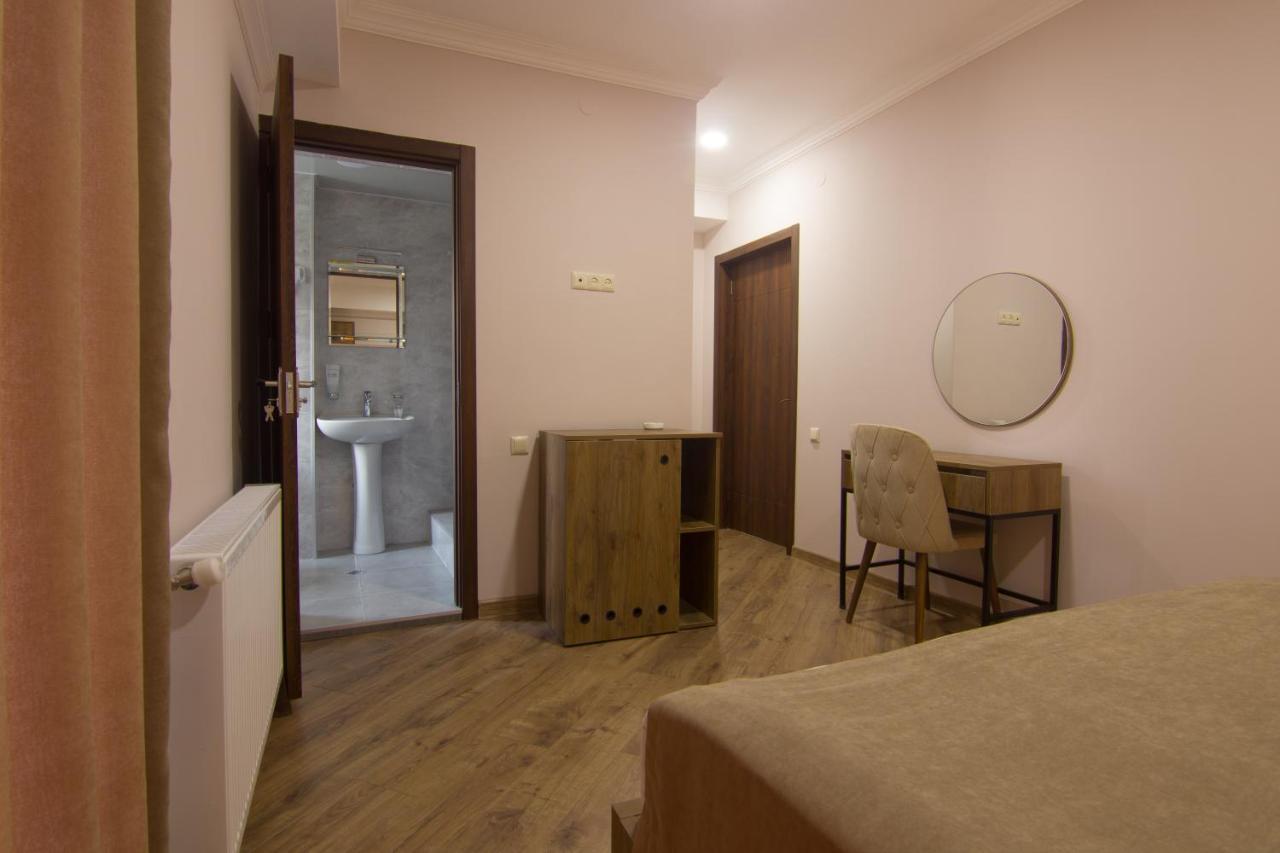 LileoInn Boutique Hotel Mestia Extérieur photo