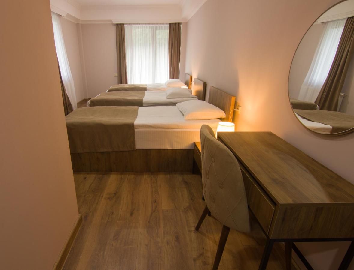 LileoInn Boutique Hotel Mestia Extérieur photo