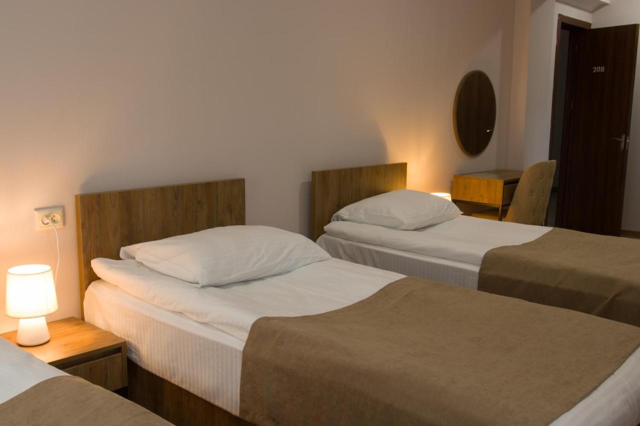 LileoInn Boutique Hotel Mestia Extérieur photo