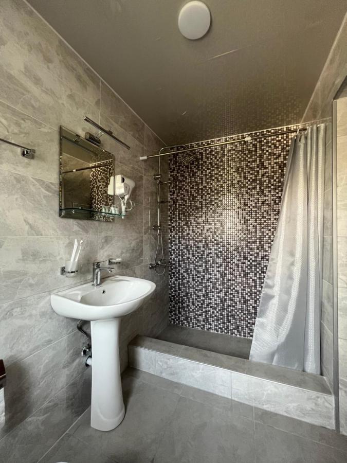 LileoInn Boutique Hotel Mestia Extérieur photo
